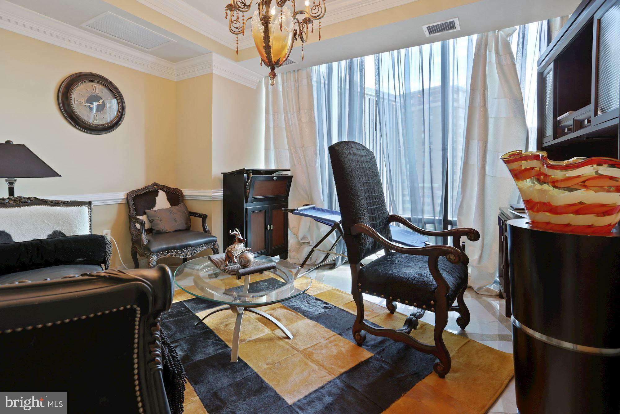 TURNBERRY TOWER - Residential