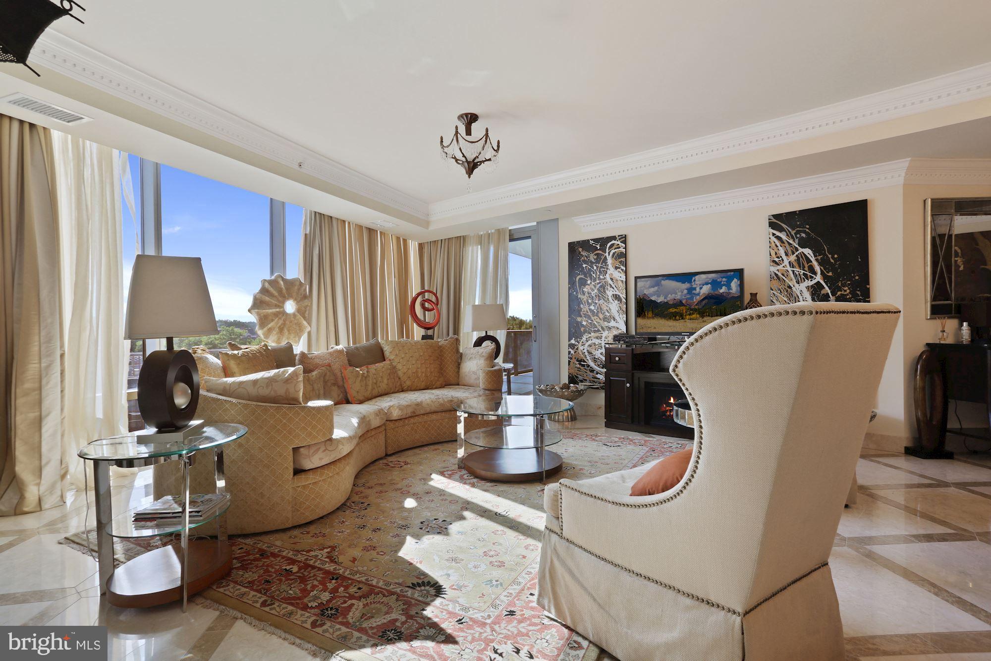 TURNBERRY TOWER - Residential