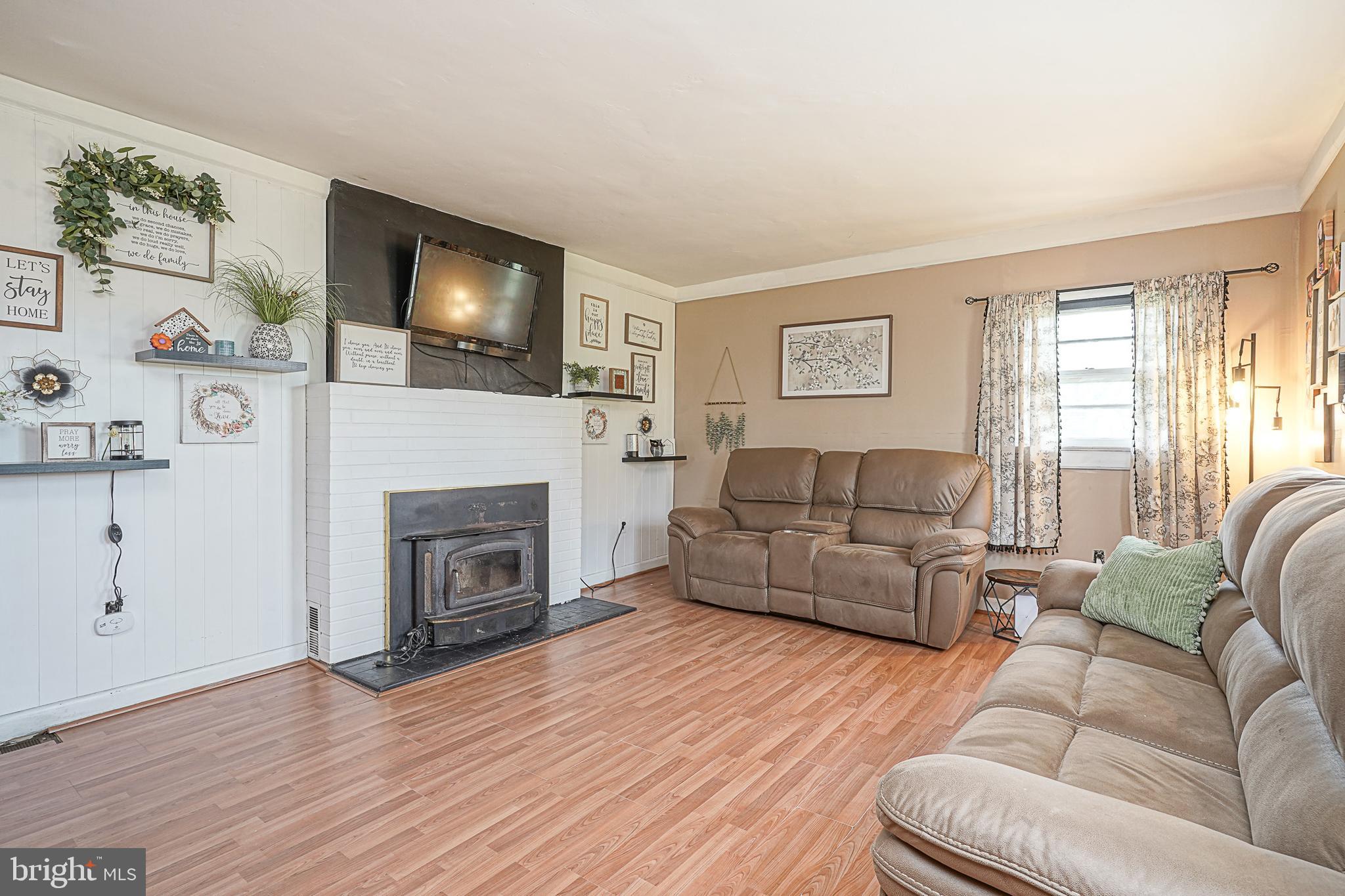 746 E MALAGA ROAD