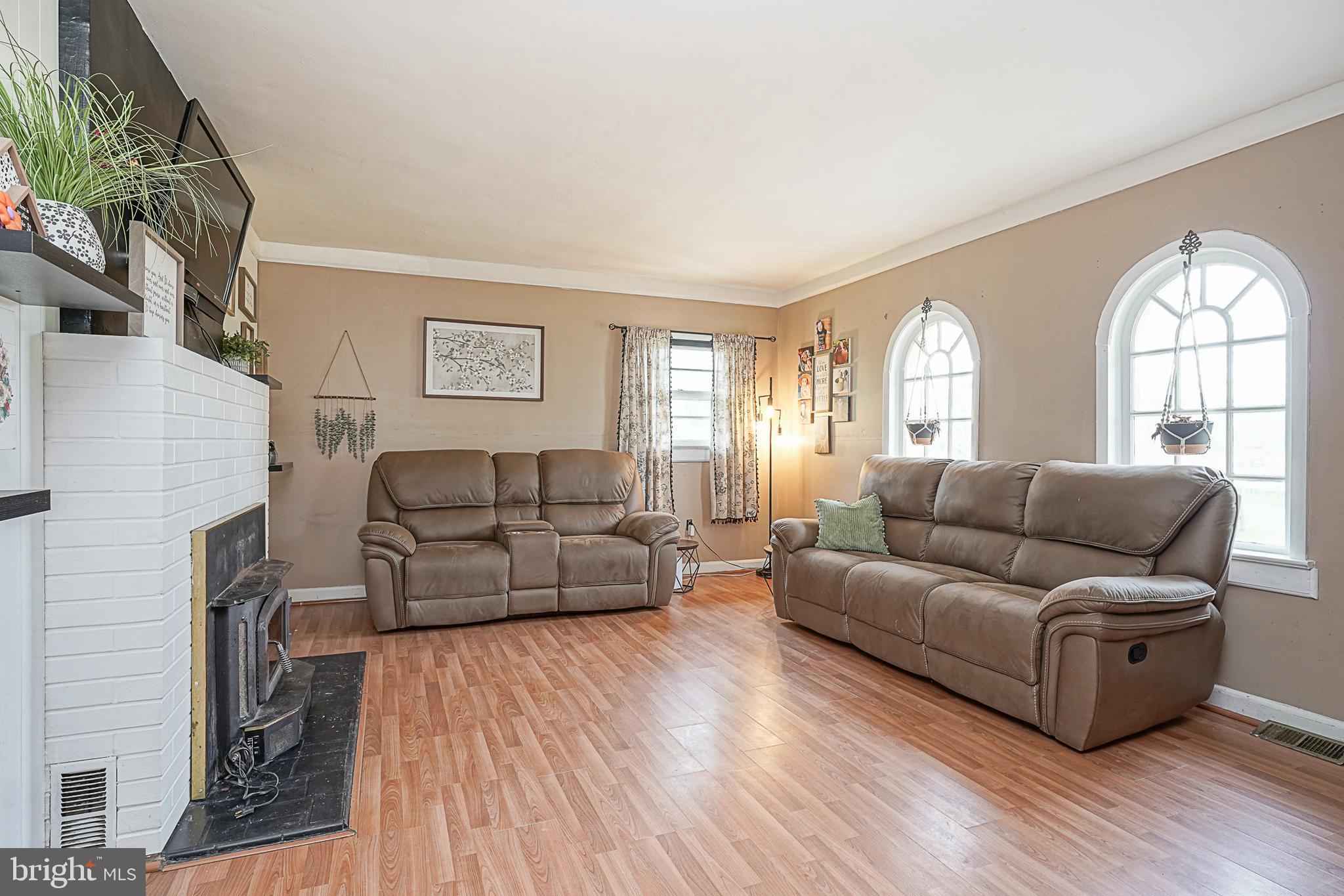 746 E MALAGA ROAD
