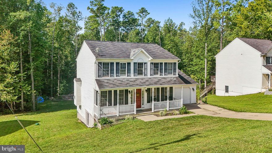 This amazing Single Family Home in King George is waiting on you! 3 Bedrooms and 3 Full bathrooms with new light fixtures, new ceiling fans, new windows in the family room and primary bedroom, new sliding glass door, washer and dryer and all kitchen appliances are 2 years old. The house was painted in the last 2 years and has smart LED Philips Hue color recessed lights.  

The backyard is cleared and backs to the trees on the property line.