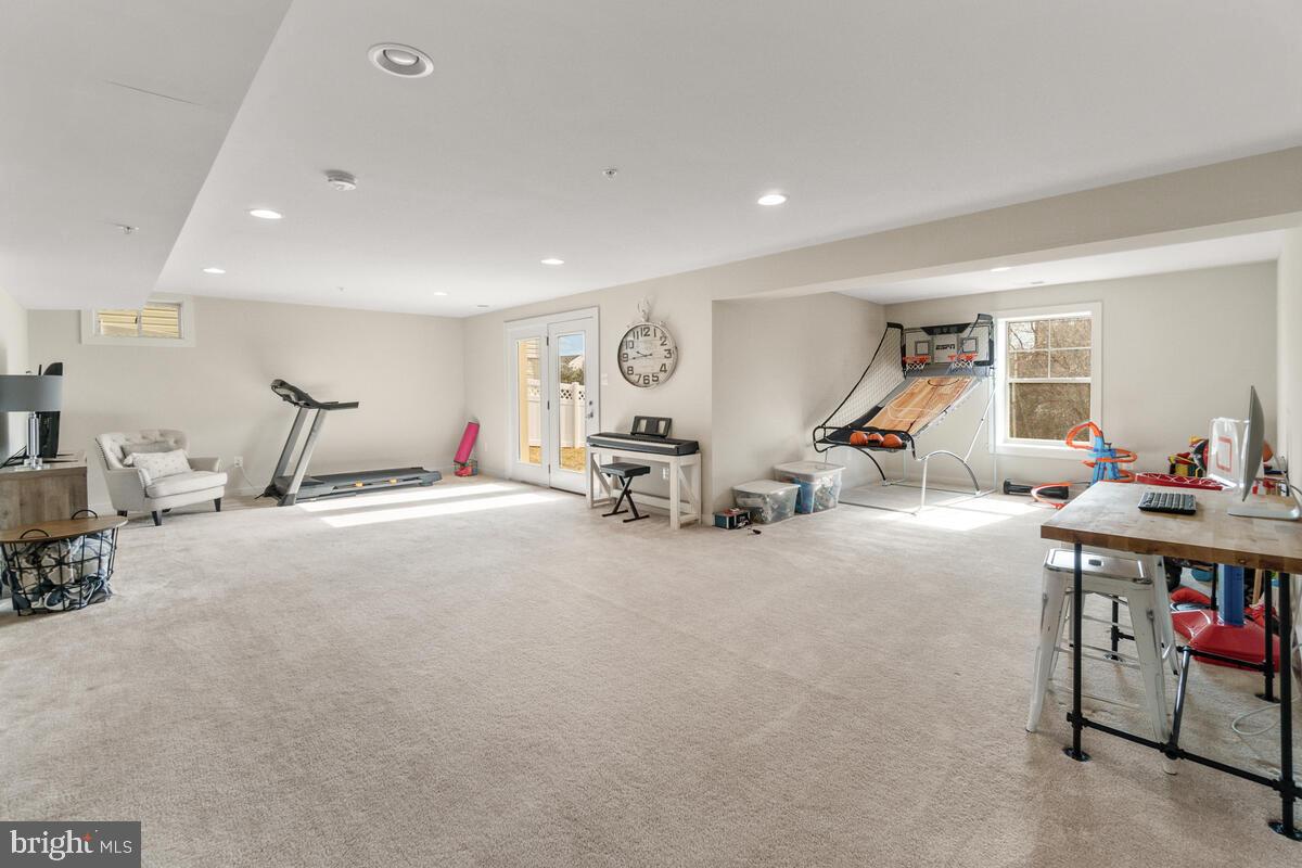 TUSCARORA CREEK - Residential