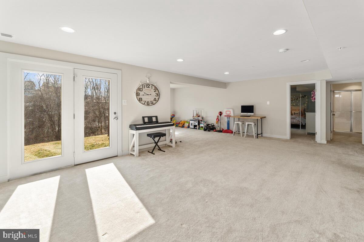 TUSCARORA CREEK - Residential