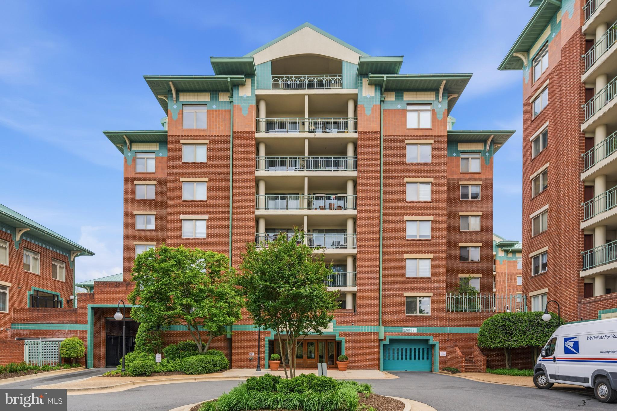 545 E BRADDOCK ROAD 304