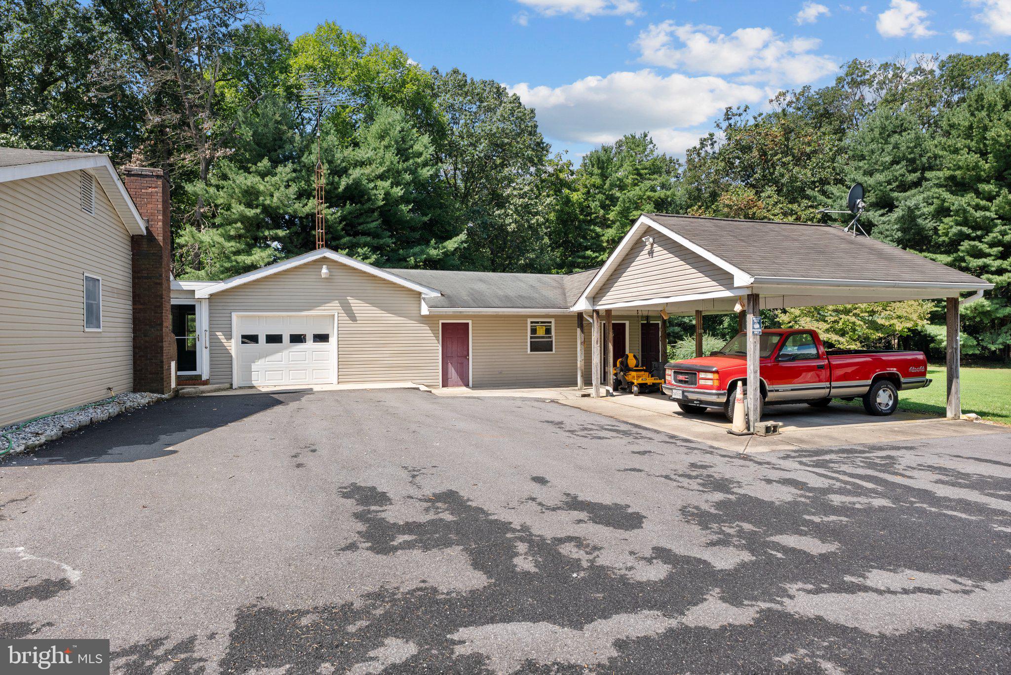 824 CHERRYTOWN ROAD