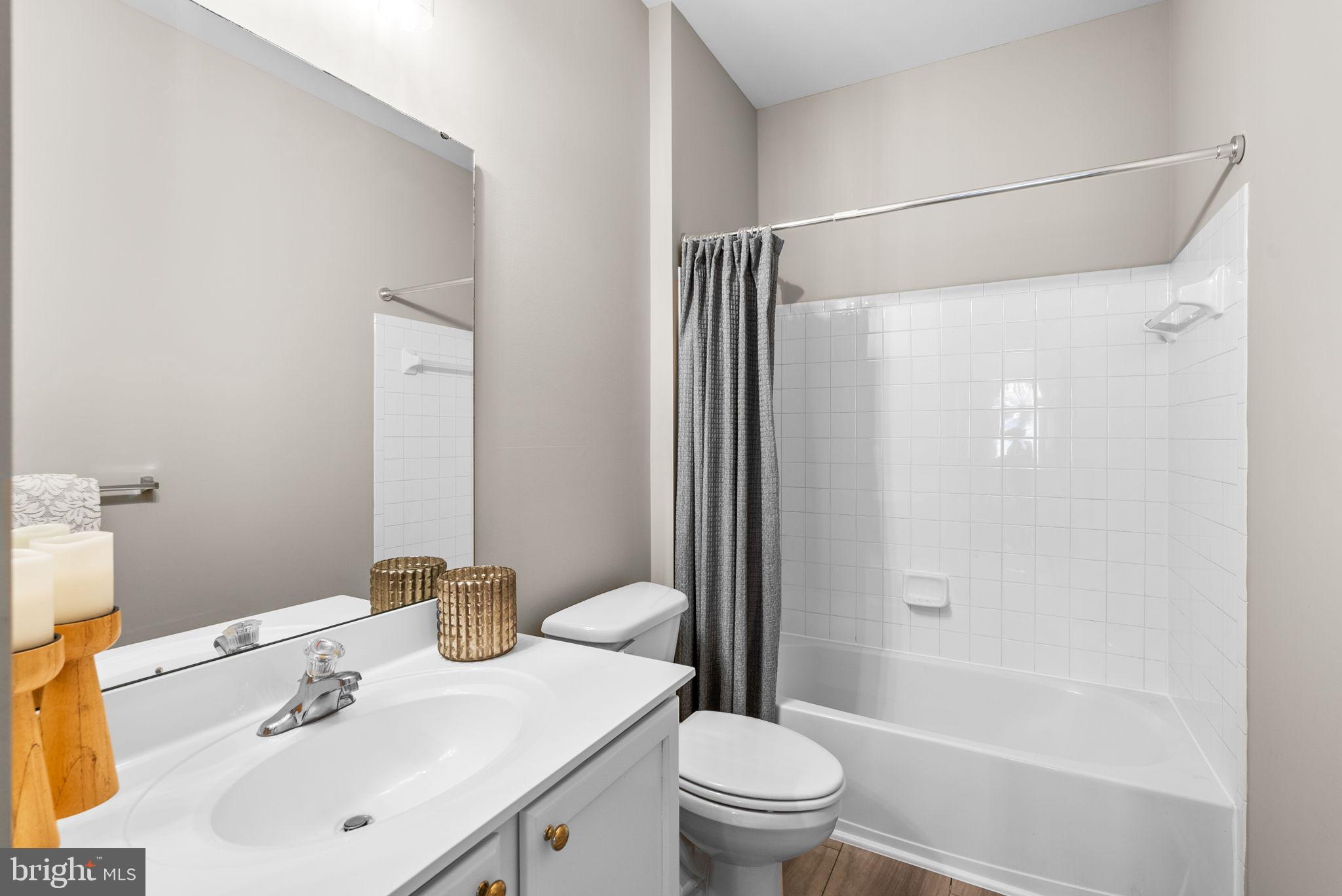 THE VISTAS AT WOODCLIFFE PARK - Residential