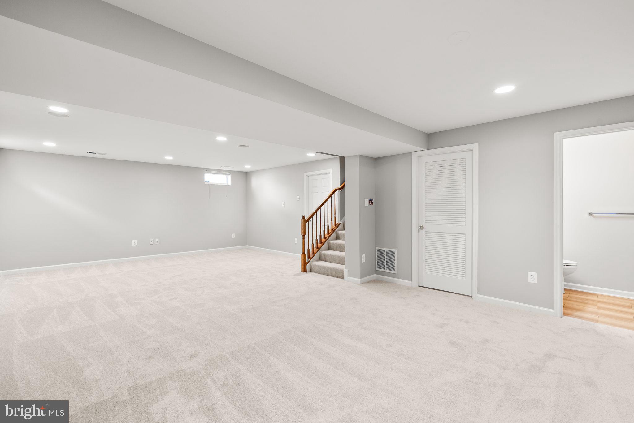 THE VISTAS AT WOODCLIFFE PARK - Residential