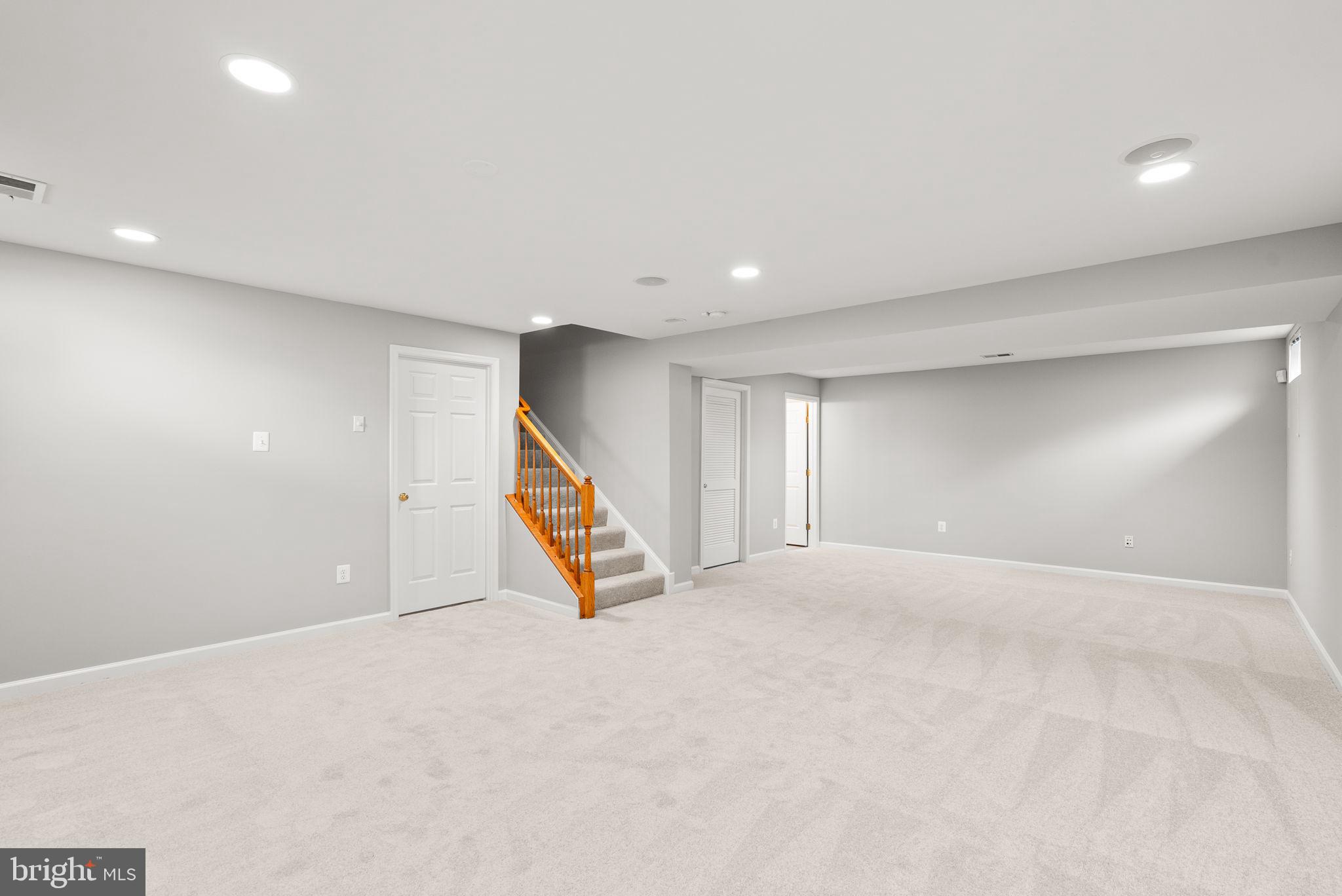 THE VISTAS AT WOODCLIFFE PARK - Residential