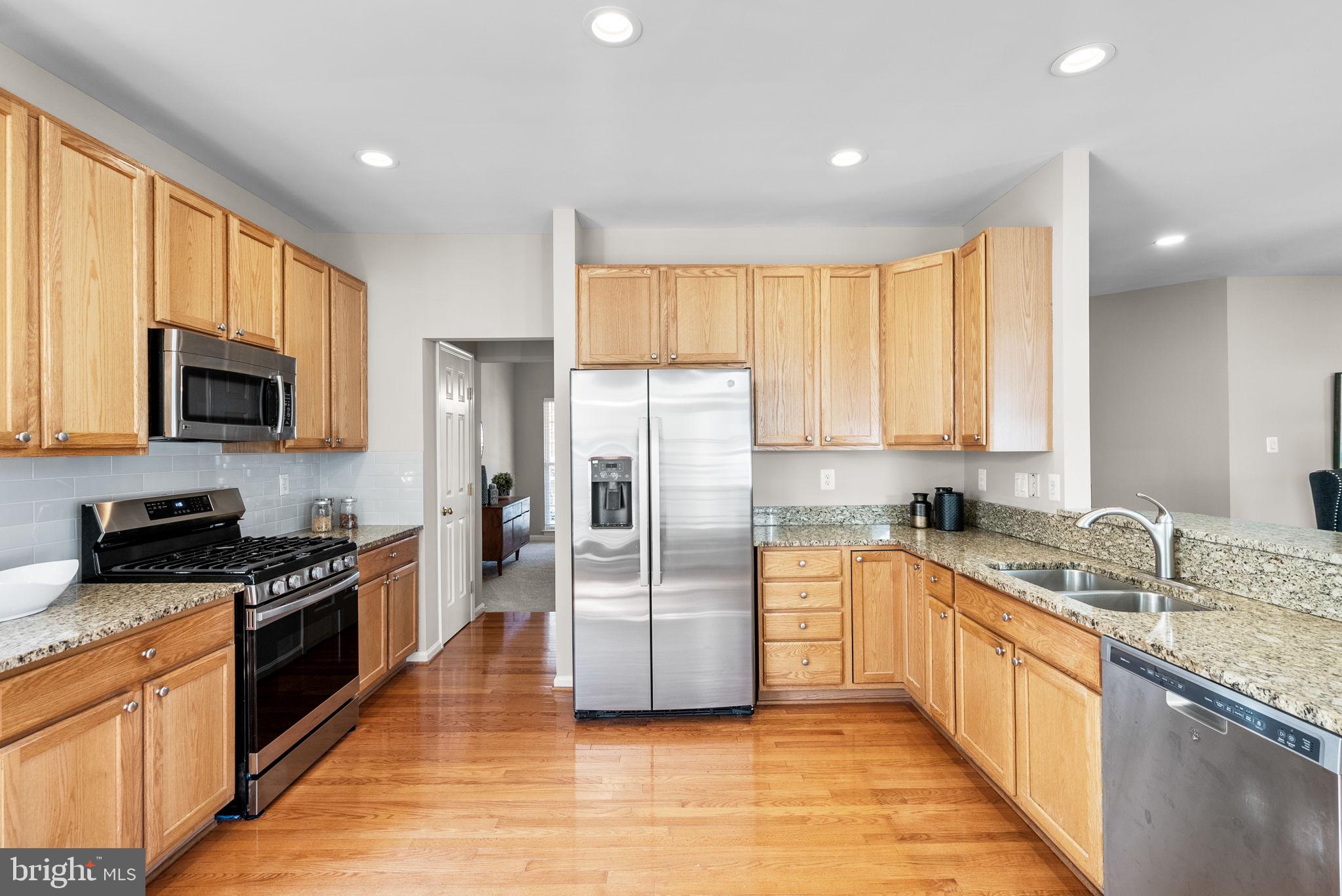 THE VISTAS AT WOODCLIFFE PARK - Residential