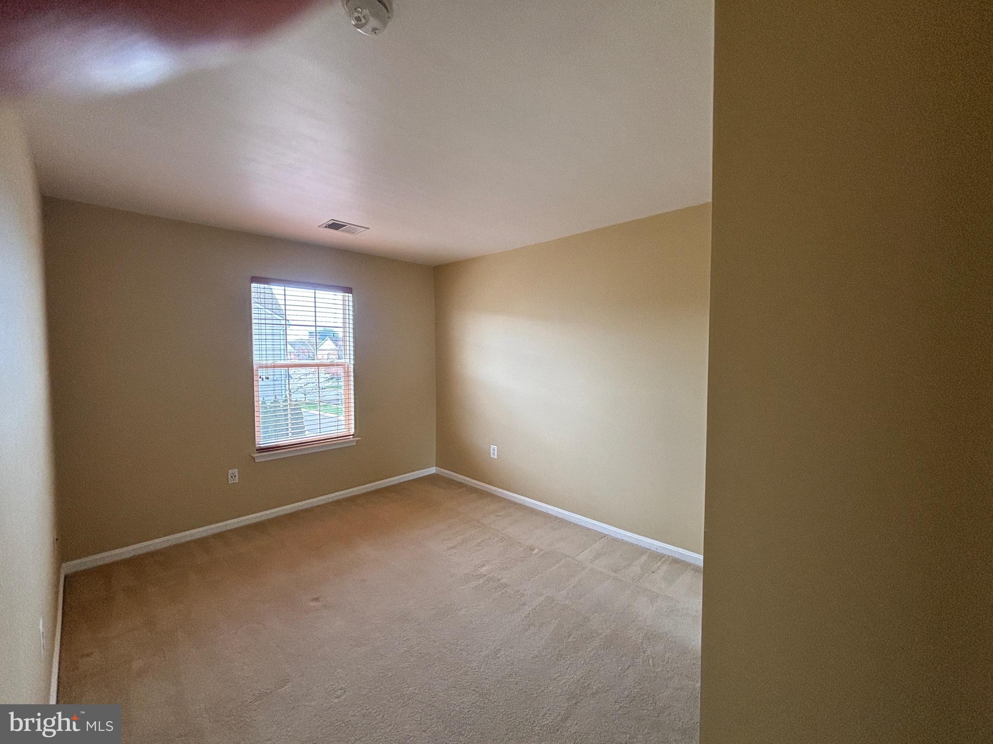 AUTUMN CHASE HUNT - Residential Lease