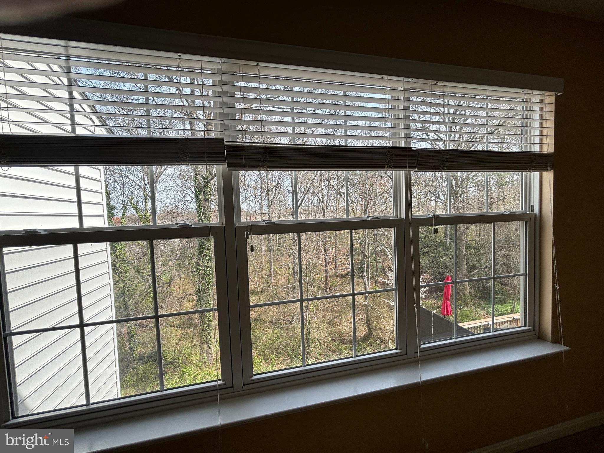 AUTUMN CHASE HUNT - Residential Lease