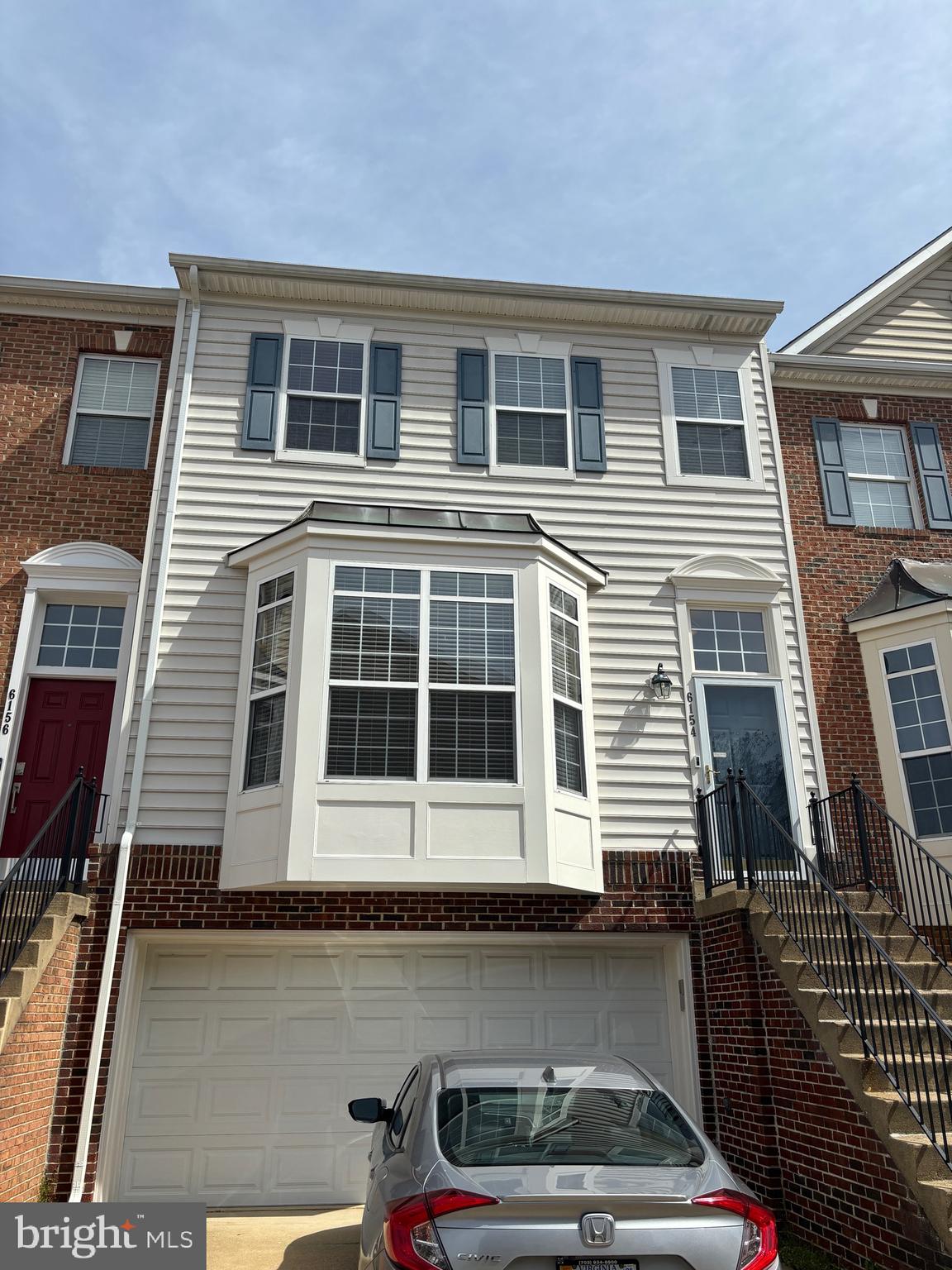 AUTUMN CHASE HUNT - Residential Lease