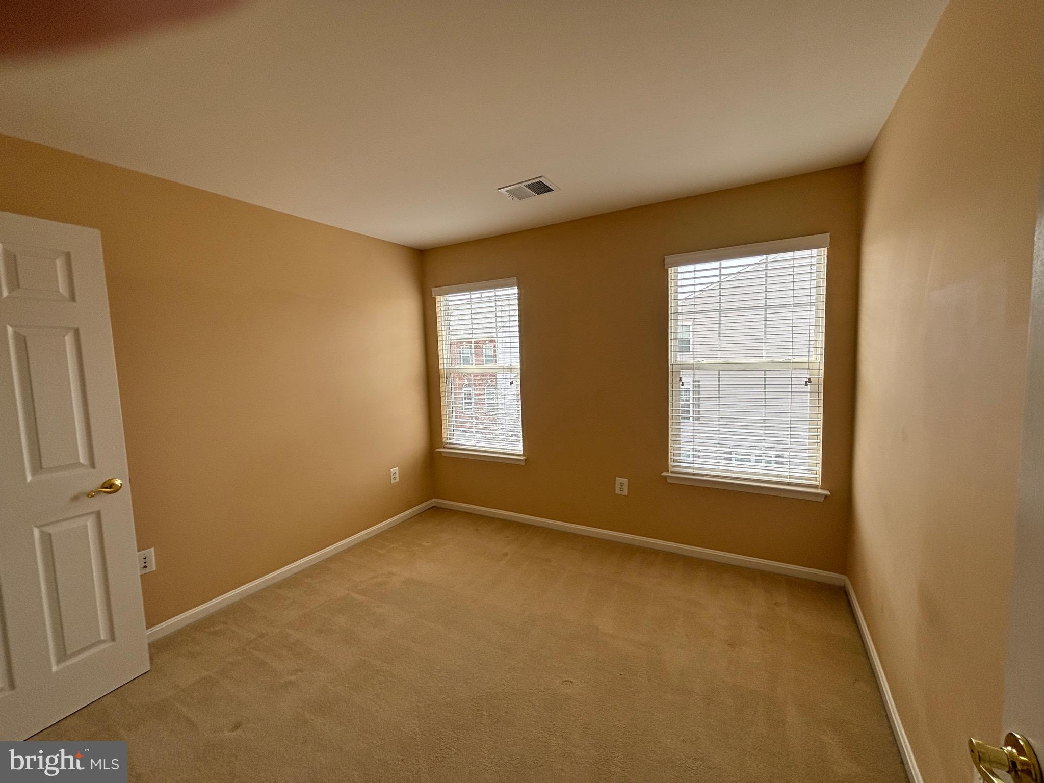 AUTUMN CHASE HUNT - Residential Lease