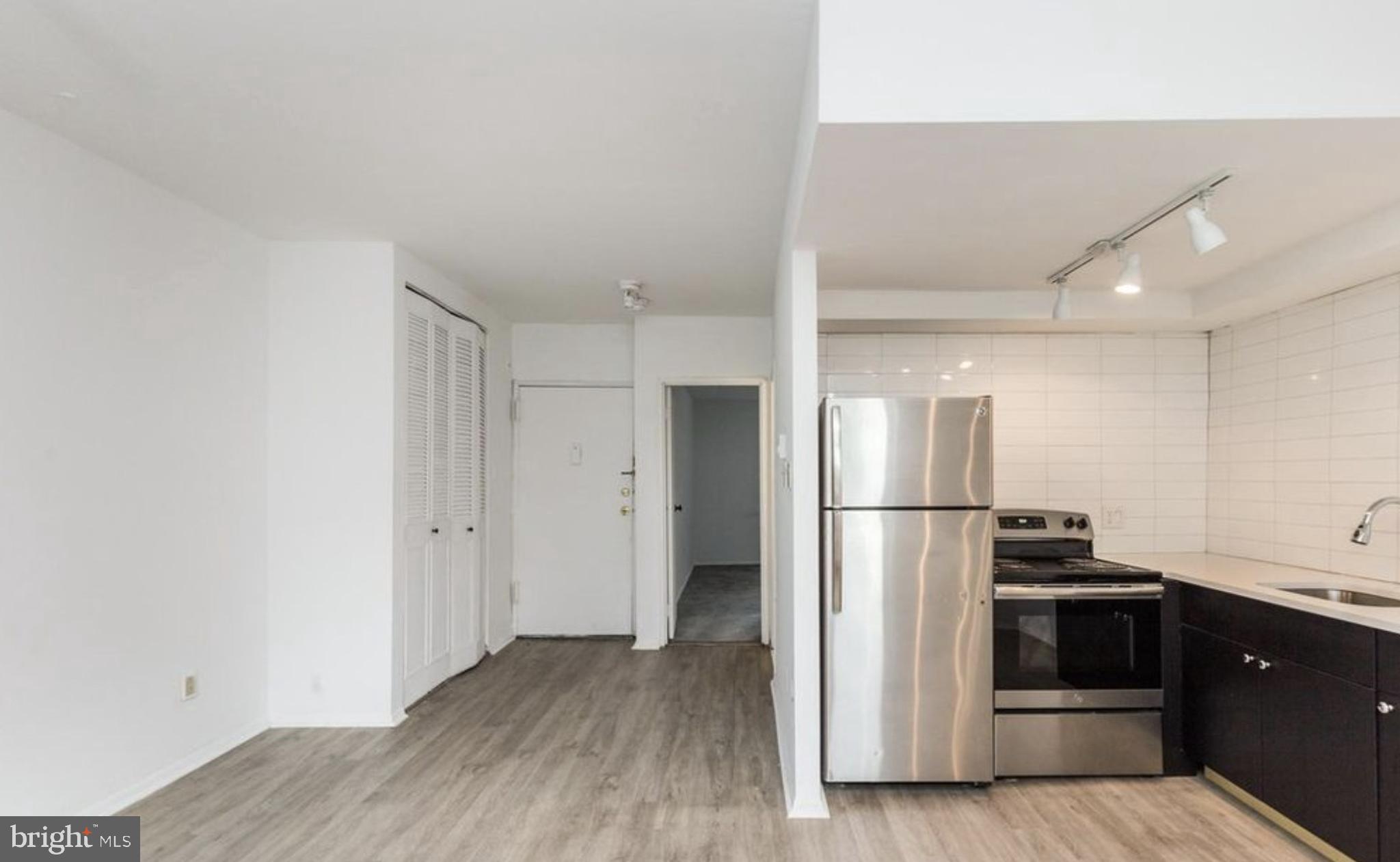 UNIVERSITY CITY - Residential Lease