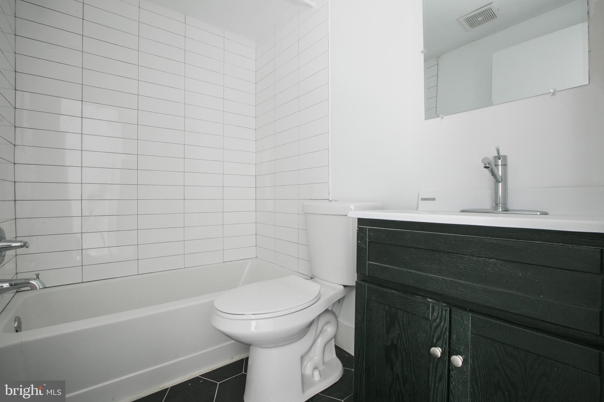 UNIVERSITY CITY - Residential Lease