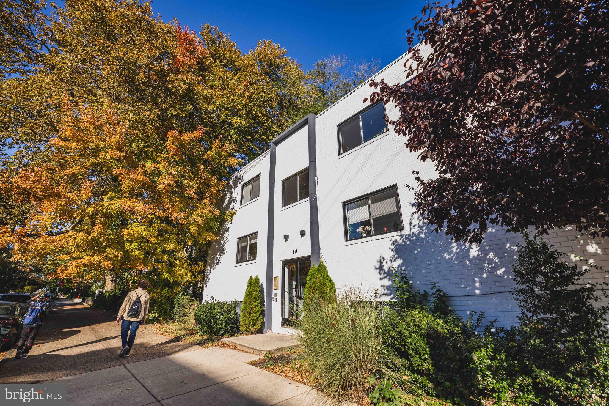 UNIVERSITY CITY - Residential Lease