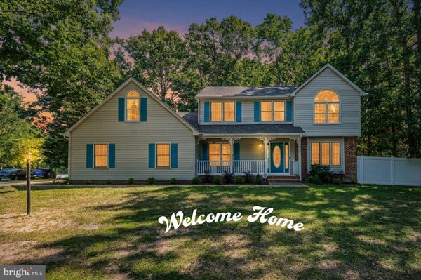 10511 HOLLEYBROOKE DR, SPOTSYLVANIA, VA 22553 - Image bf6f30bca80f2e7fe9e4380c45d2ed02/561169505