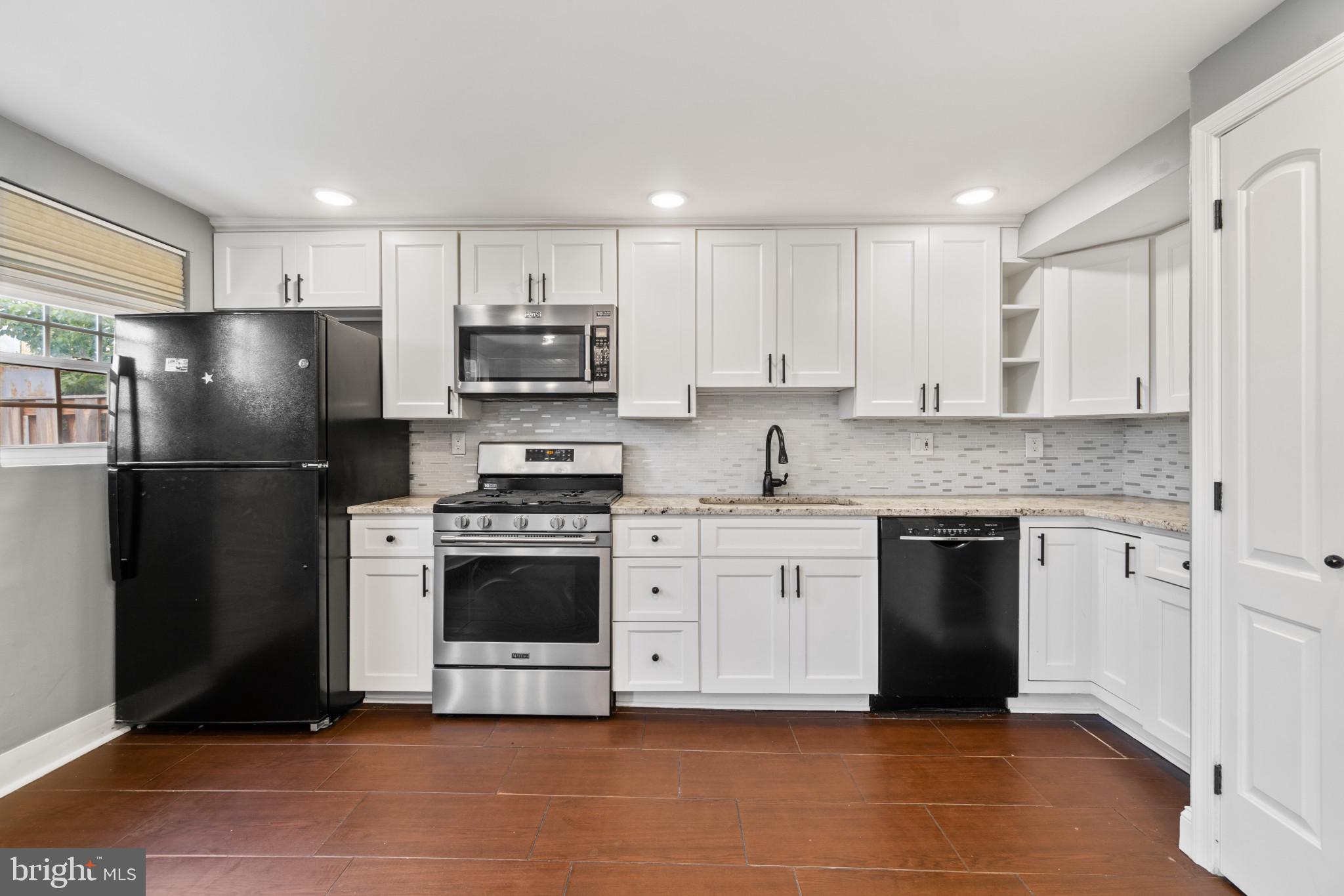 ASHLAND MEWS - Residential