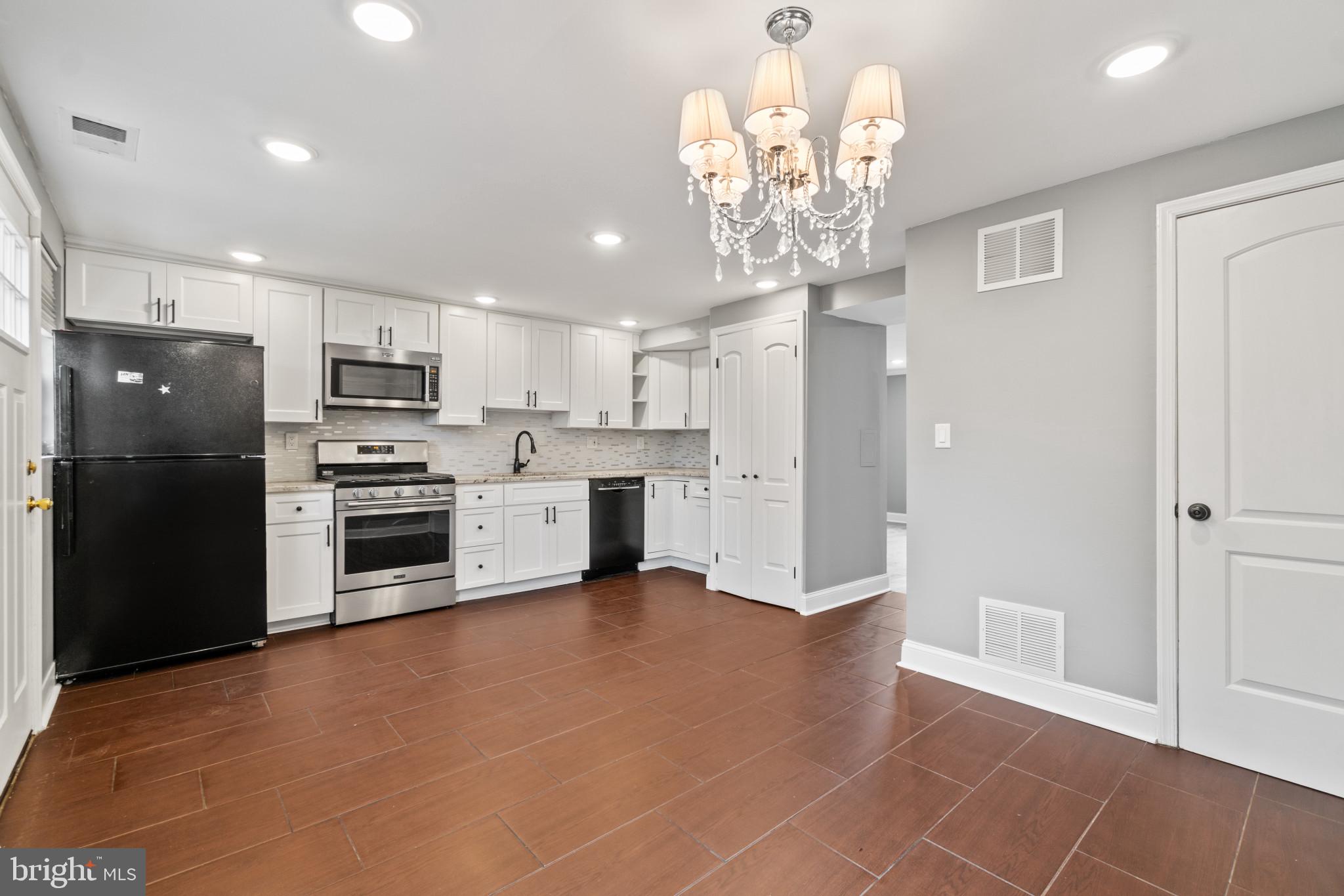 ASHLAND MEWS - Residential