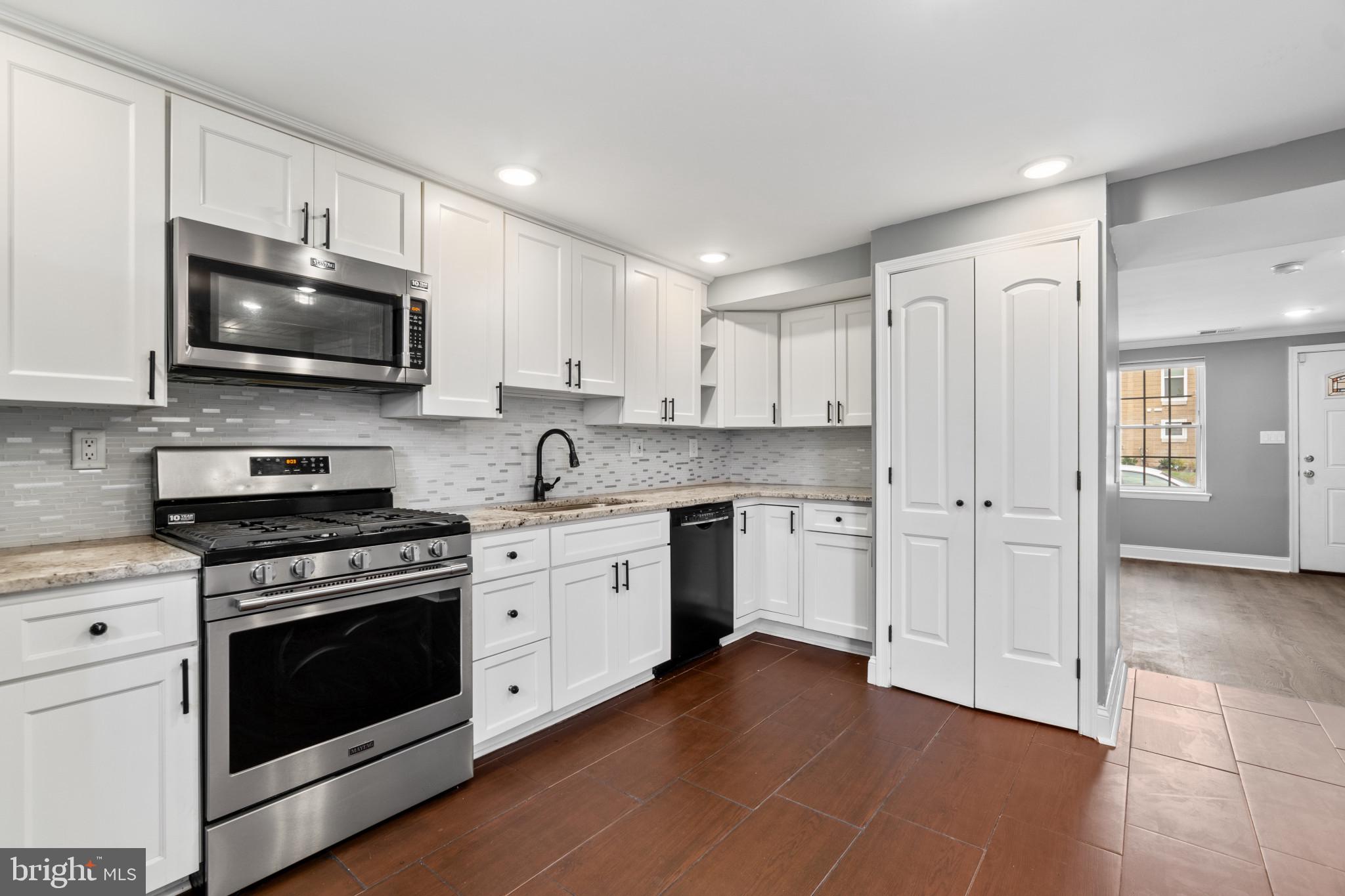 ASHLAND MEWS - Residential