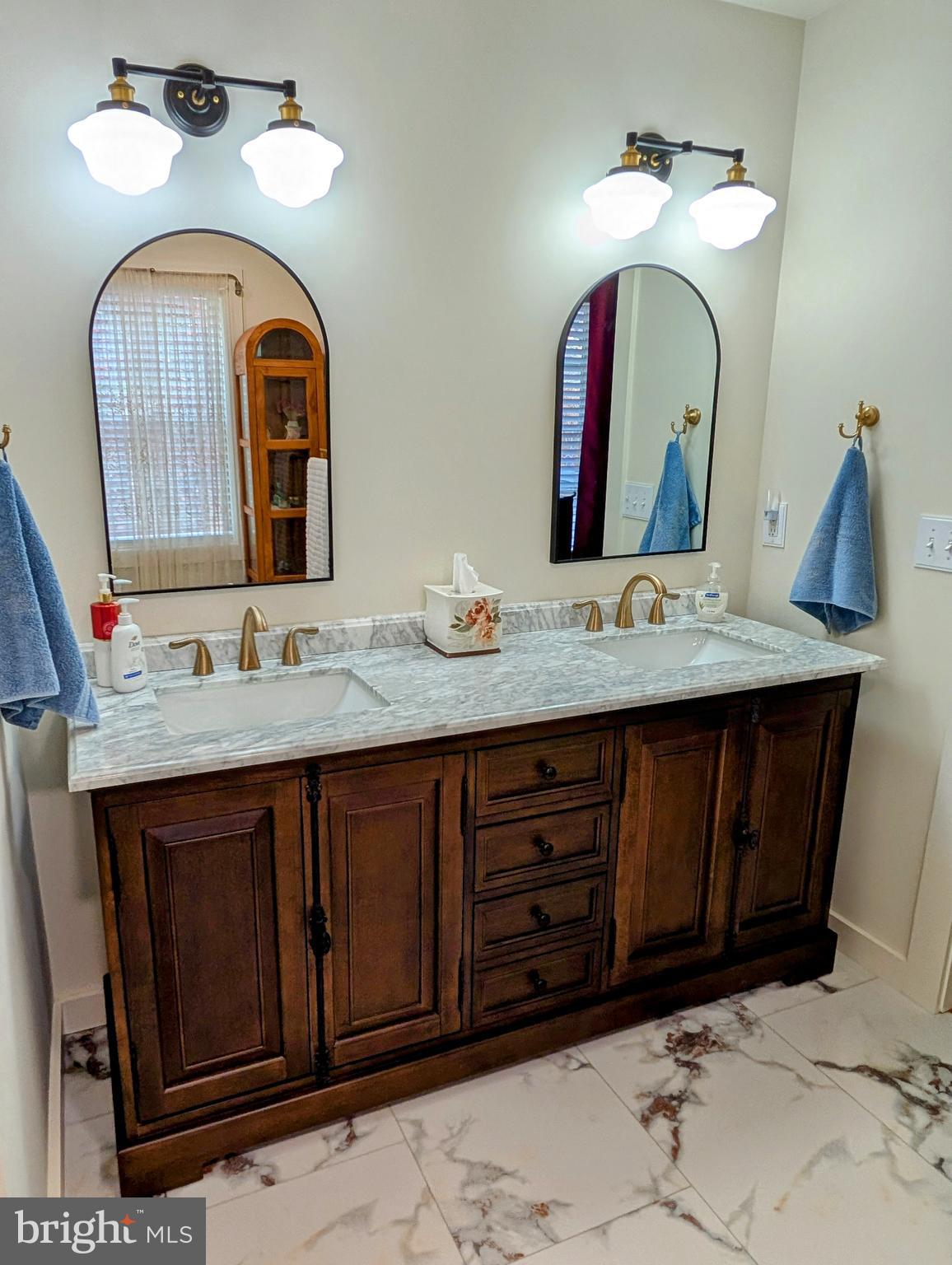 WOODLAND HILLS SOUTH - Residential