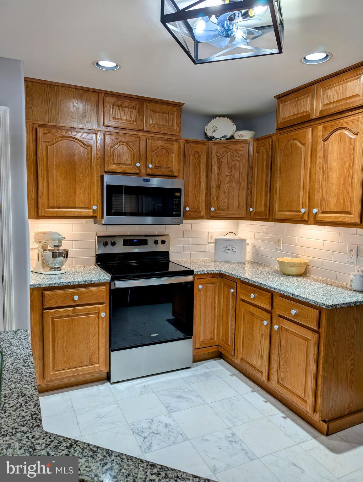 WOODLAND HILLS SOUTH - Residential