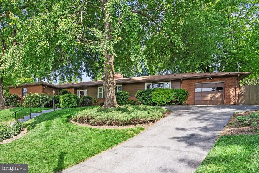 Open Sunday, 12 to 2. Welcome to 7905 Raphael Court in Potomac’s Willerburn Acres.  Situated on a quiet cul de sac, this stunning seven-bedroom raised rambler includes a floor plan ideal for indoor and outdoor entertainment.
This home is more than stunning appearances. A newer roof and widened driveway, and a new fence with gate are among the updates. The finished lower level includes a spacious recreation room area, three bedrooms, and a full bathroom.
Minutes from Montrose Road, Seven Locks Road, and Route 270, this home is in-boundary for Berry Farms Elementary, Herbert Hoover Middle, and Winston Churchill High School.
Stroll through nearby parks, play tennis or golf and nearby recreation locations, take a culinary trip through downtown Bethesda, you are sure to enjoy your lifestyle in this vibrant neighborhood.