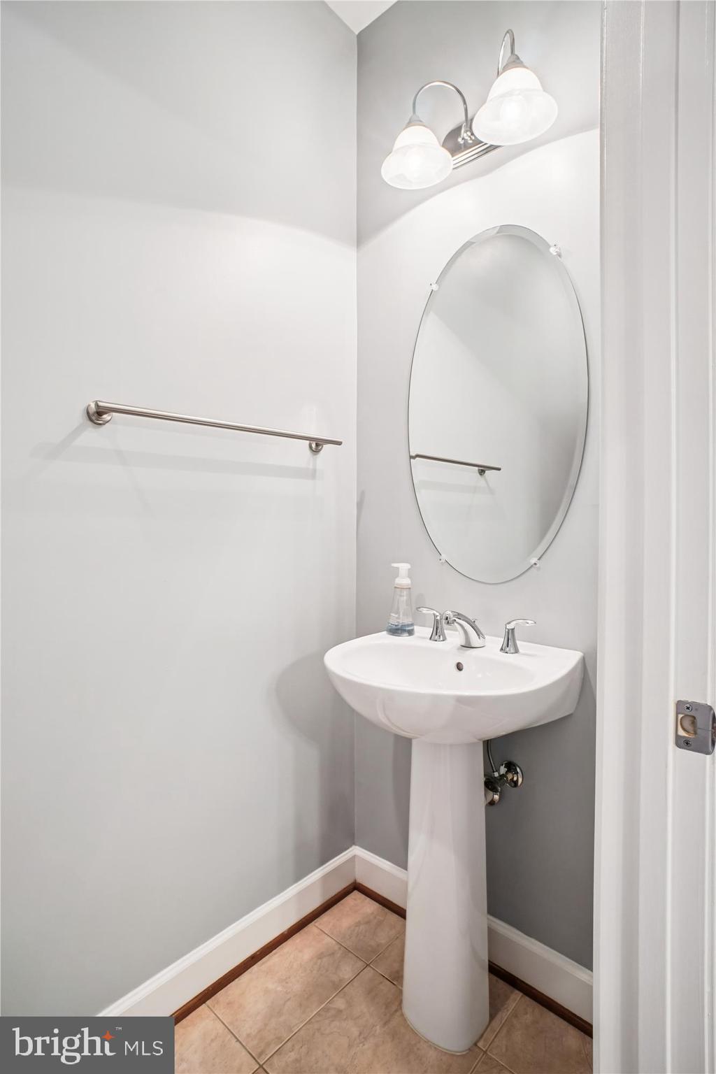 SHIRLINGTON CREST - Residential Lease