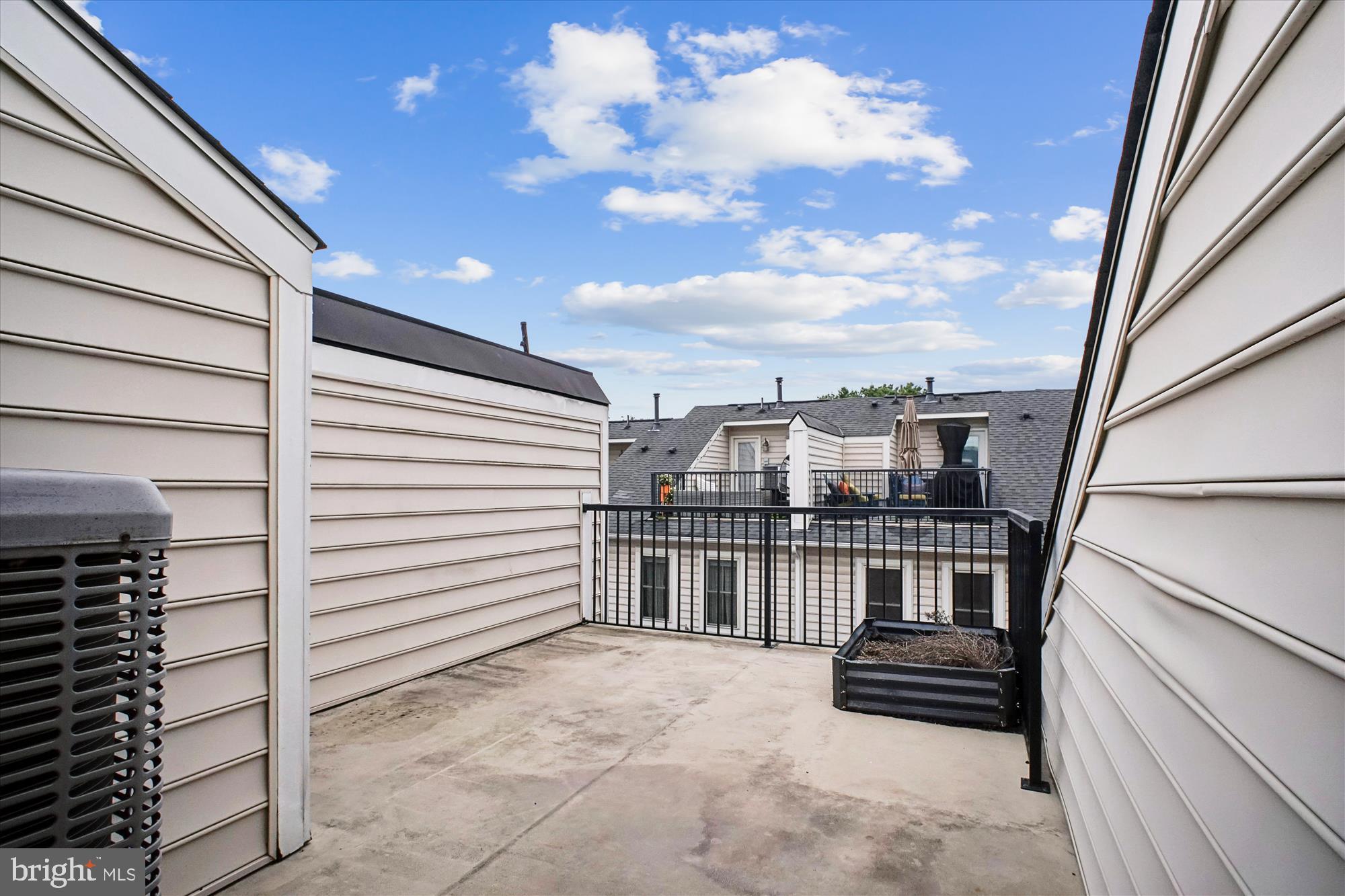 SHIRLINGTON CREST - Residential Lease