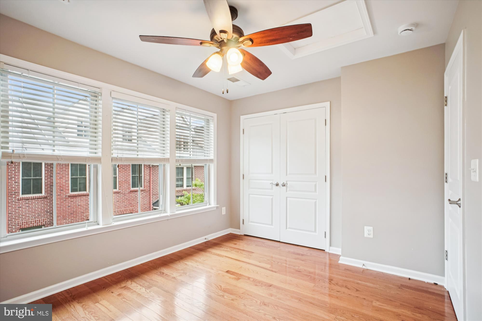 SHIRLINGTON CREST - Residential Lease