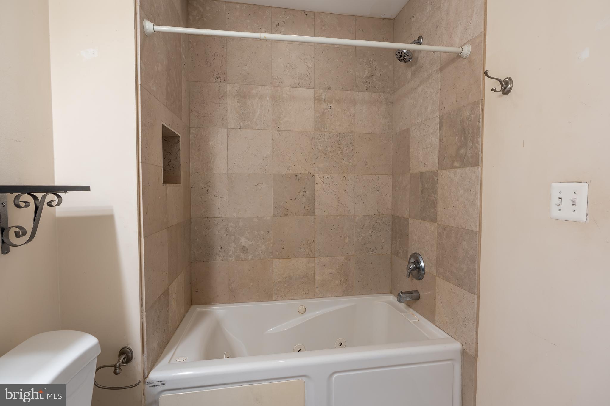 FEDERAL HILL HISTORIC DISTRICT - Residential Lease