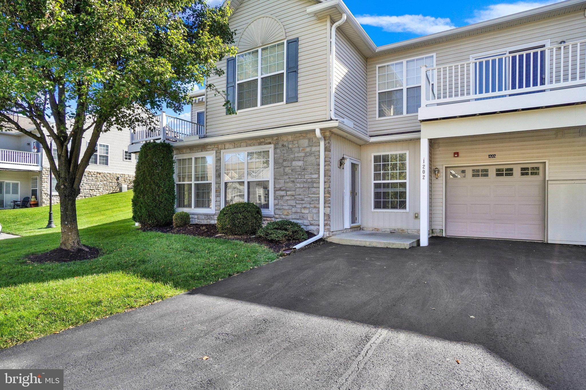 1202 CRESTVIEW LANE