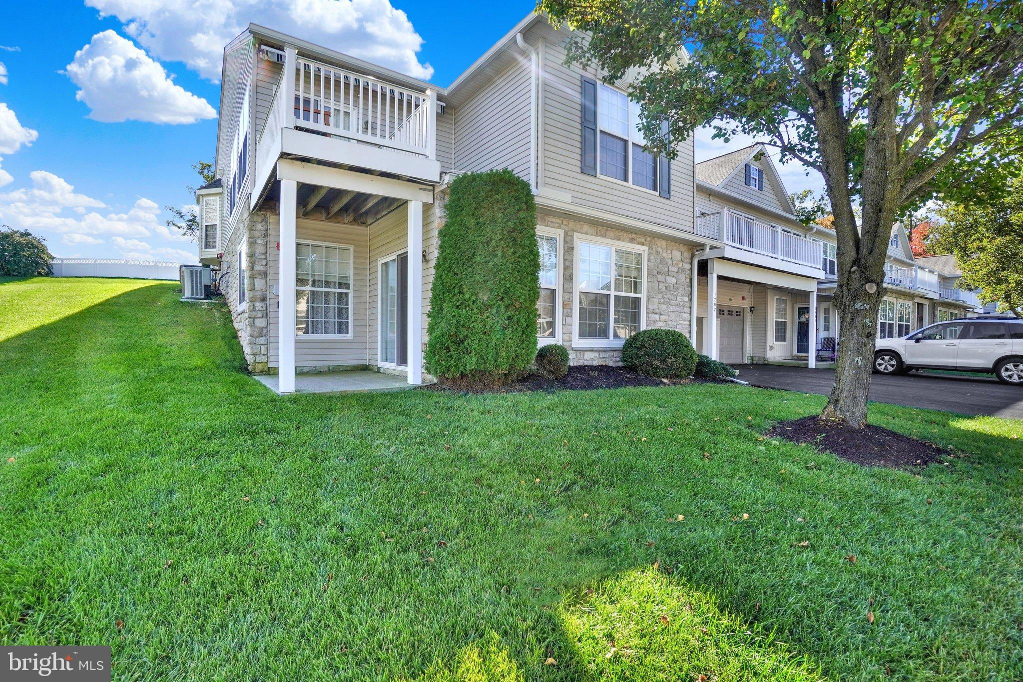 1202 CRESTVIEW LANE