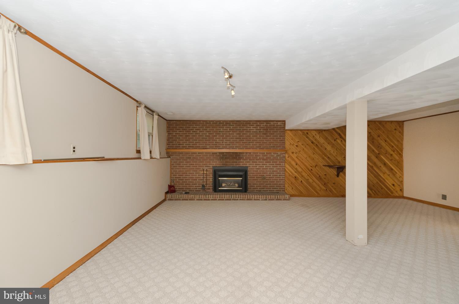 LONG POINT ON THE MAGOTHY - Residential