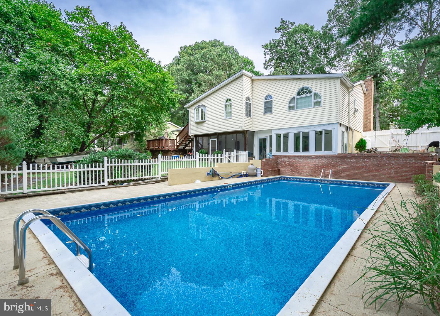 LONG POINT ON THE MAGOTHY - Residential