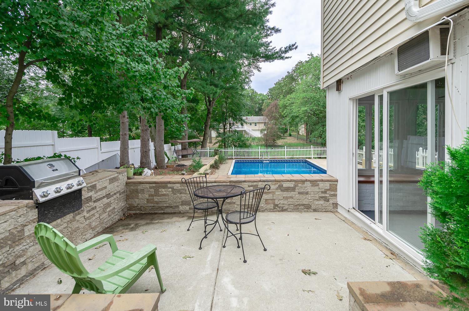 LONG POINT ON THE MAGOTHY - Residential