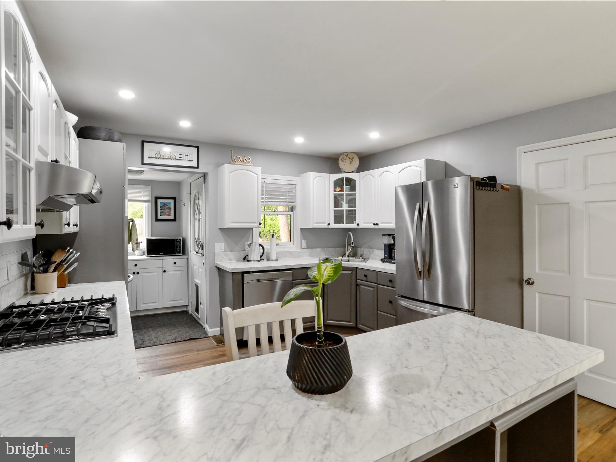 CRESAPTOWN - Residential