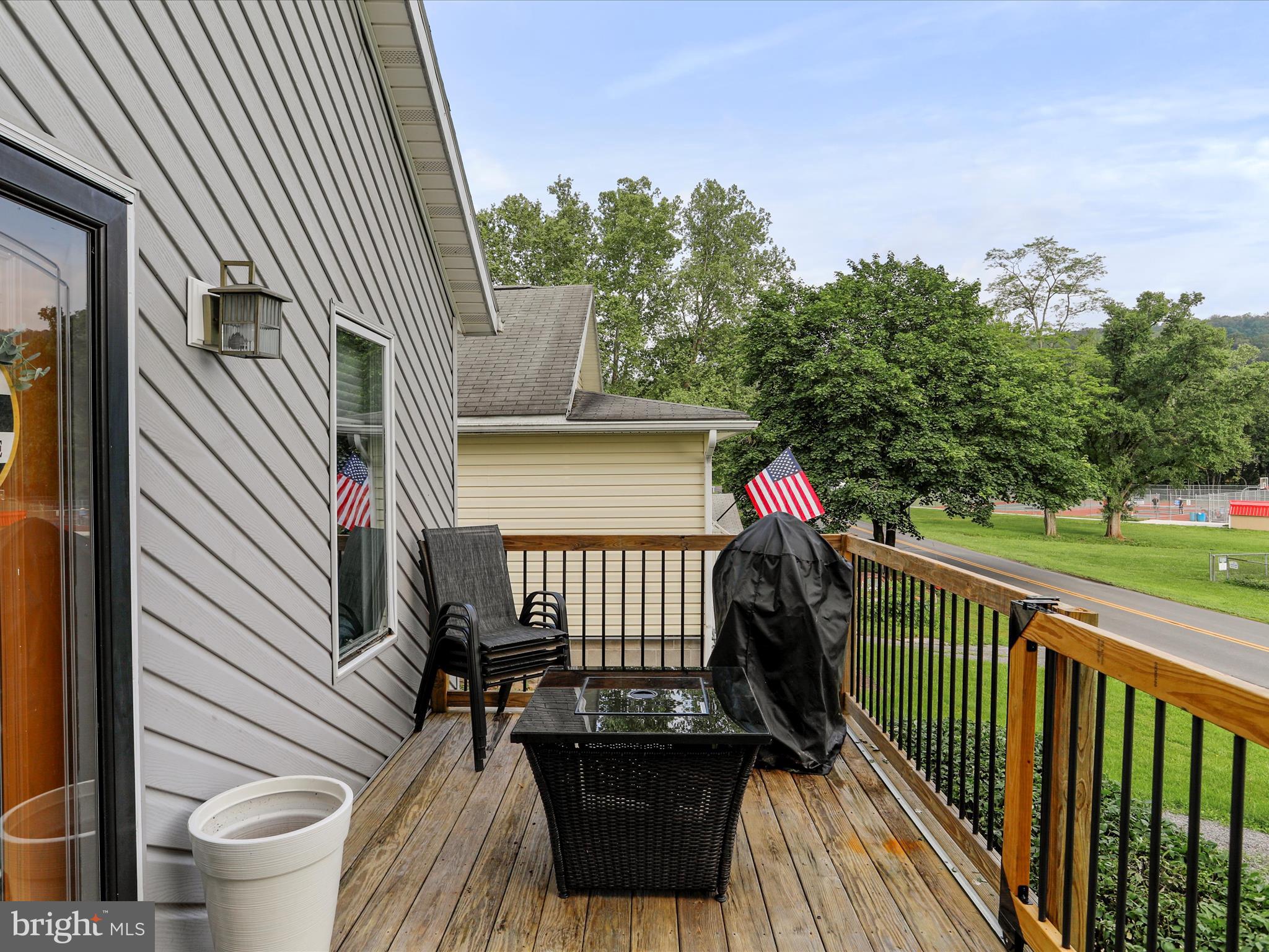 CRESAPTOWN - Residential