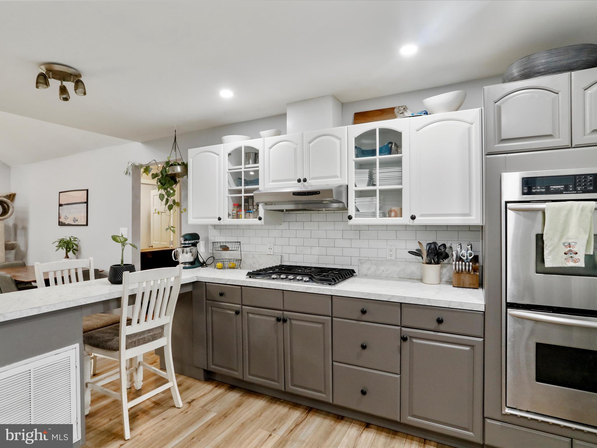 CRESAPTOWN - Residential