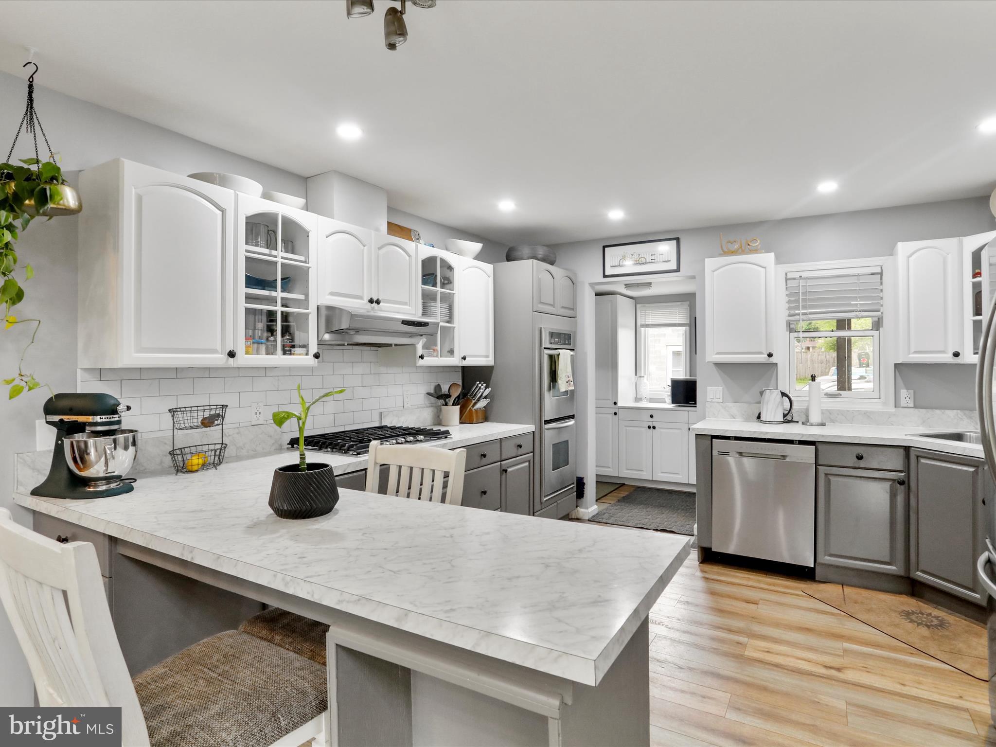 CRESAPTOWN - Residential