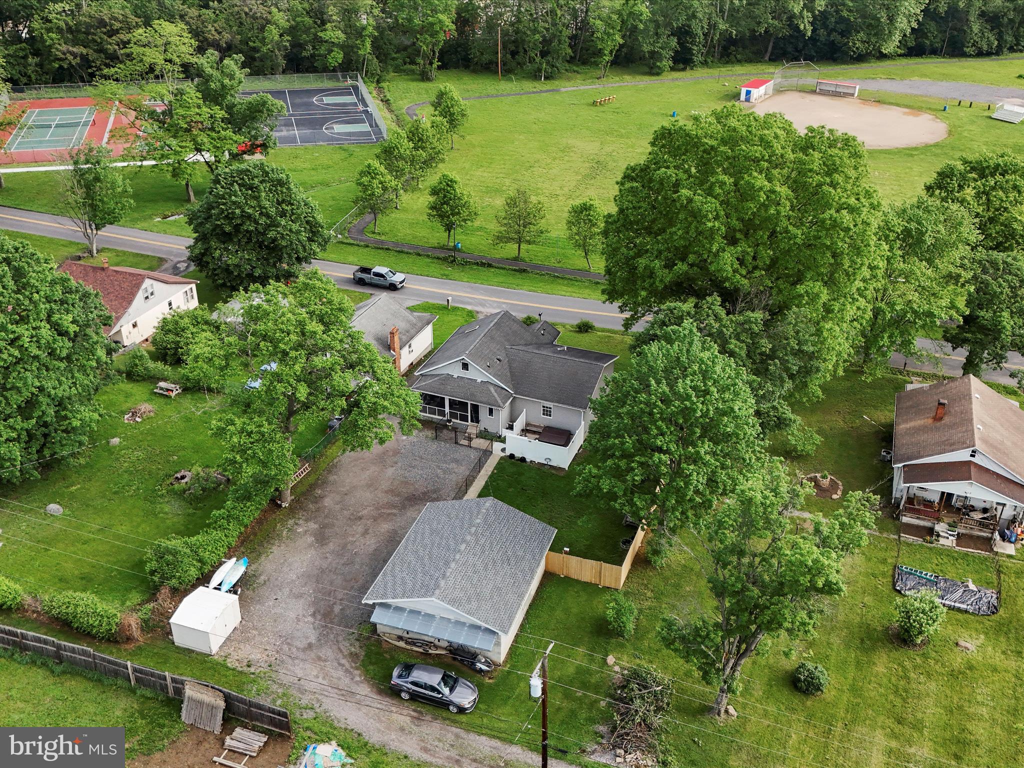 CRESAPTOWN - Residential