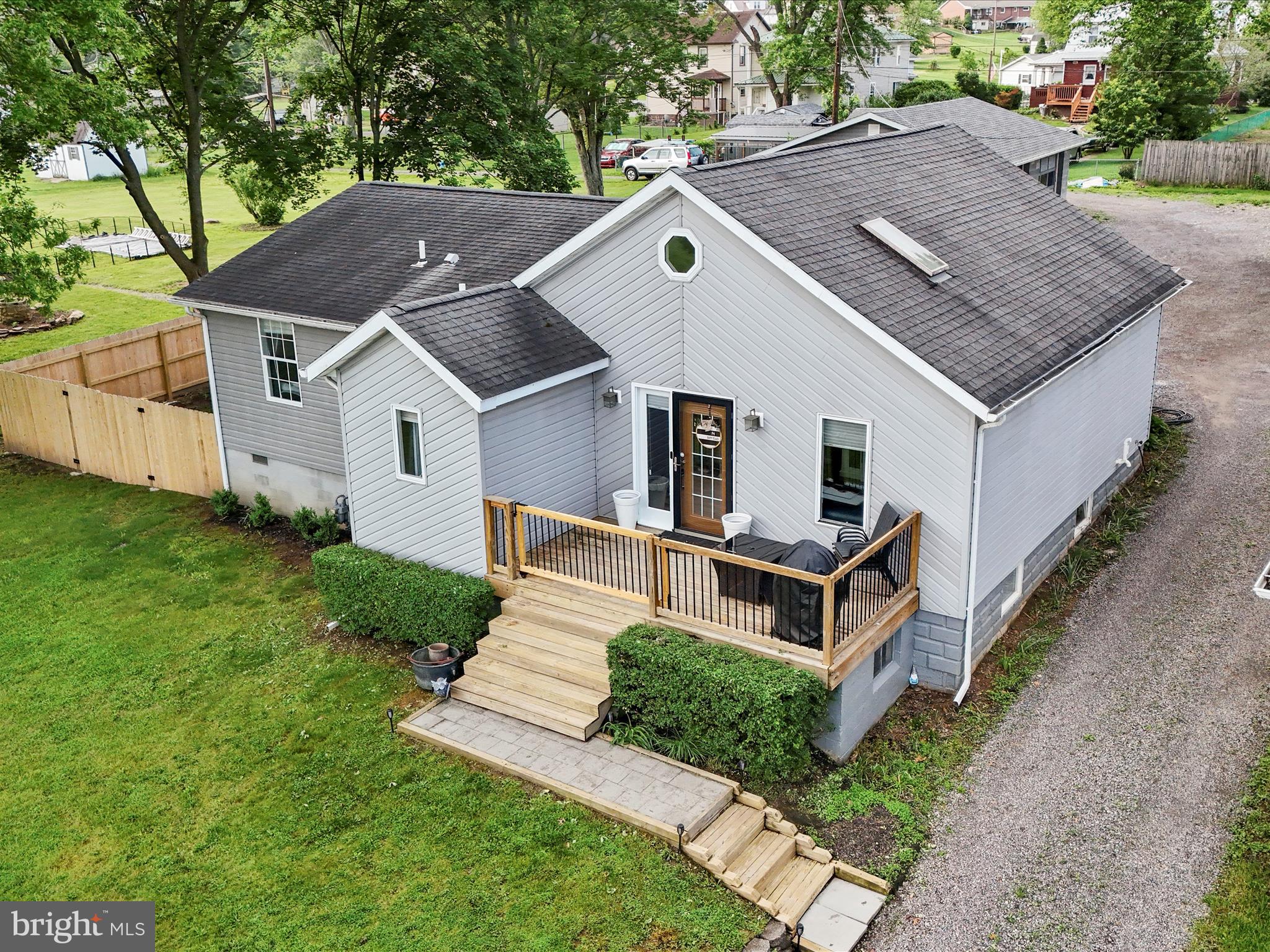 CRESAPTOWN - Residential