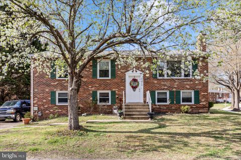 Homes For Sale - 11913 Birchview Drive<br/> CLINTON, MD 20735