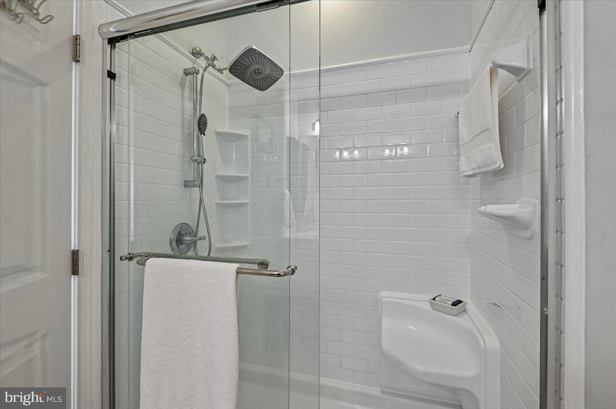 ELKRIDGE CROSSING - Residential