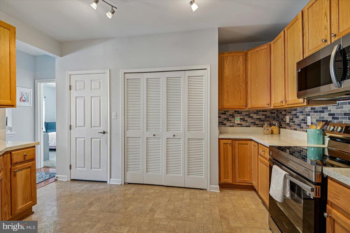 ELKRIDGE CROSSING - Residential