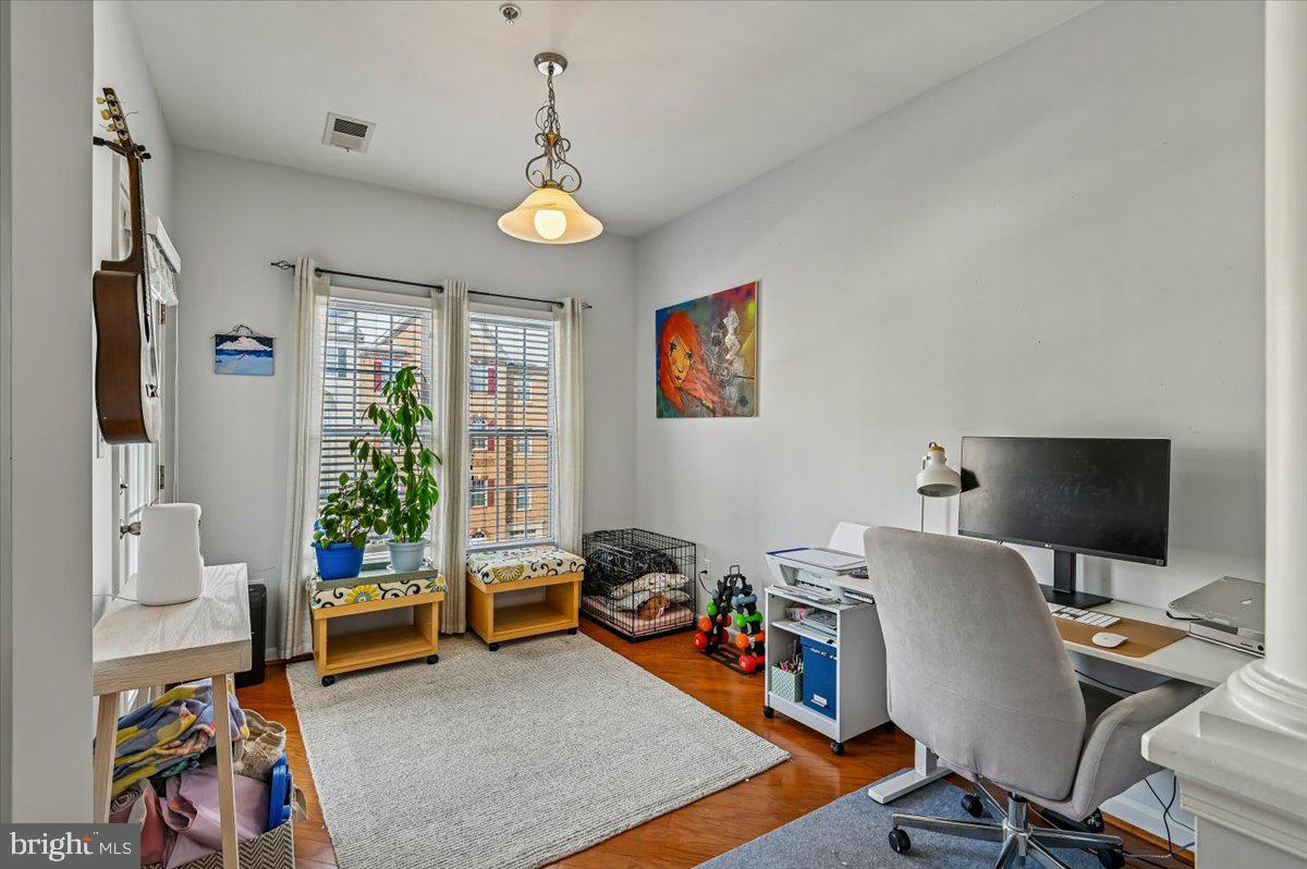 ELKRIDGE CROSSING - Residential