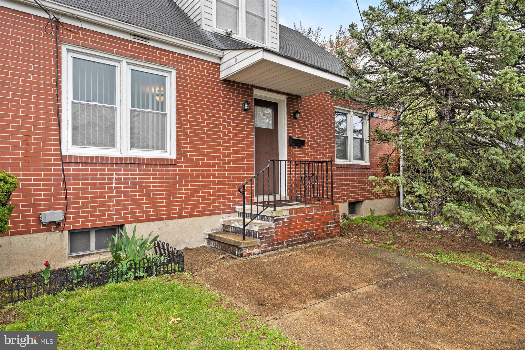 957 LALOR STREET