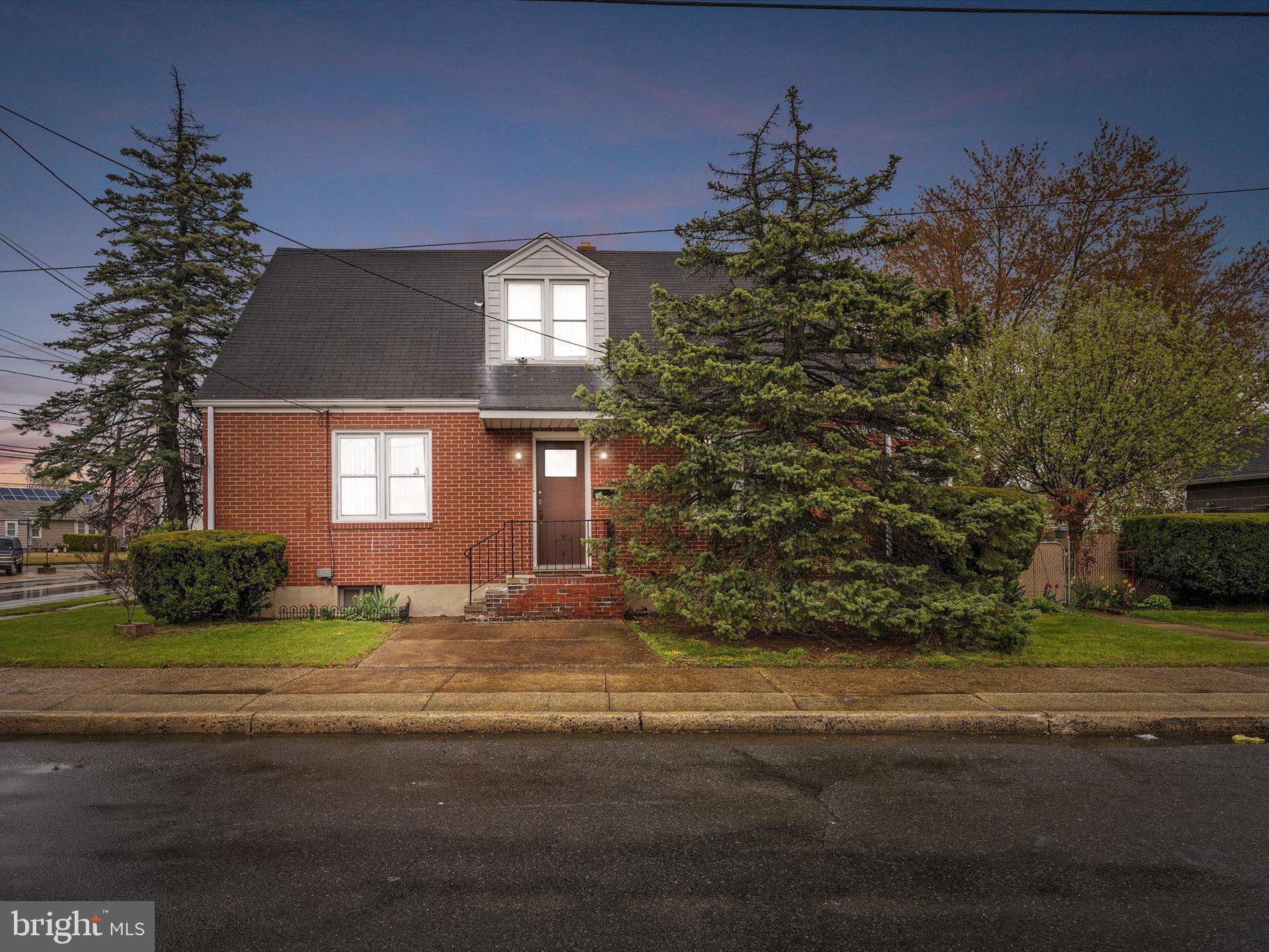 957 LALOR STREET