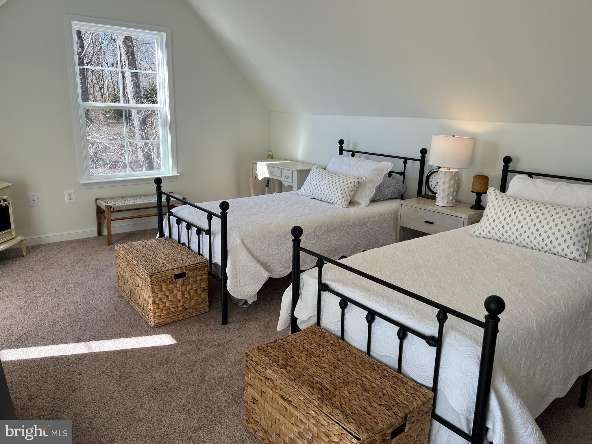 ROLLING WOODS - Residential