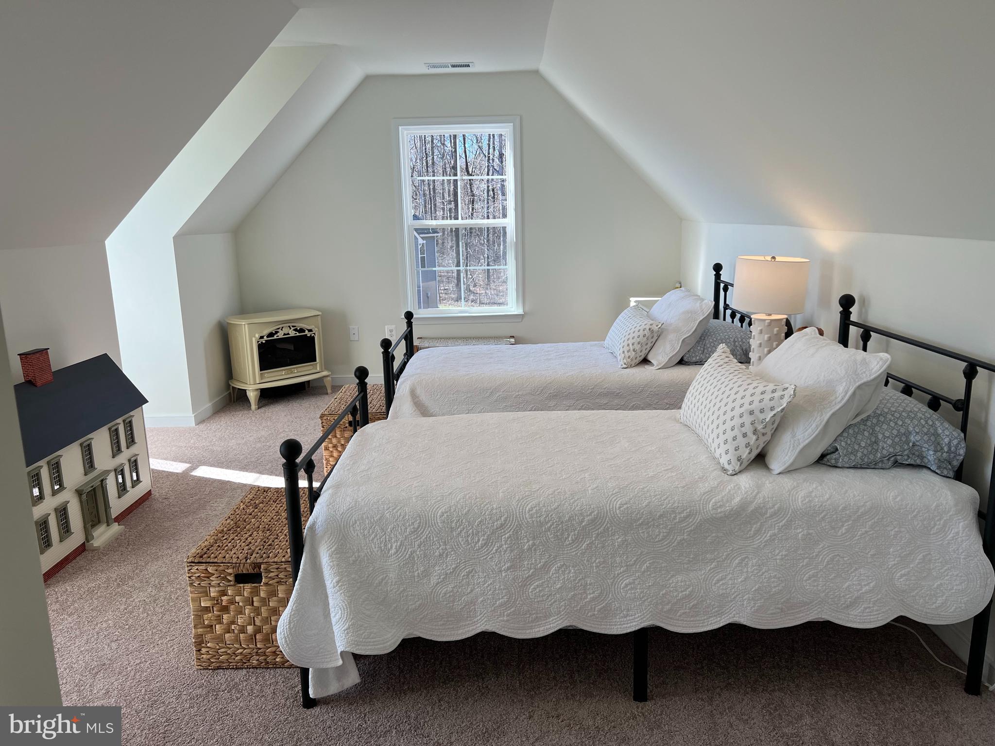 ROLLING WOODS - Residential